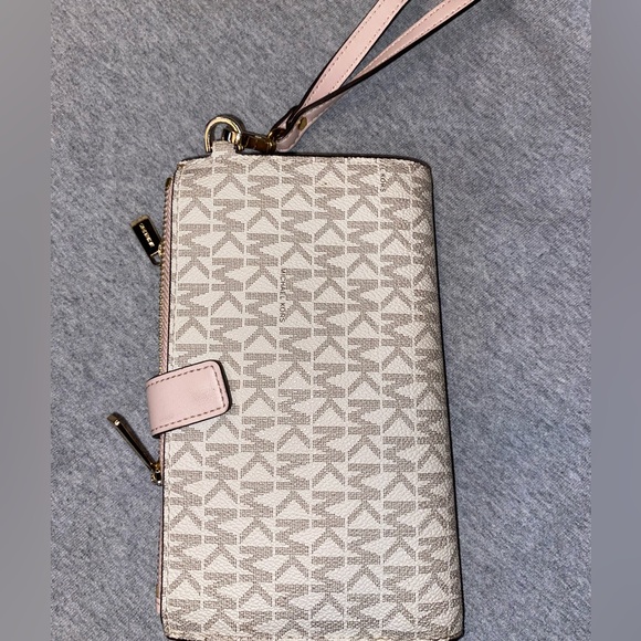 Michael Kors Signature Beige and Pink Wristlet - Picture 3 of 4